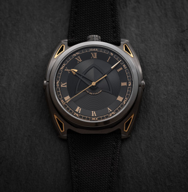 De Bethune in Black and Gold “JPS” Livery