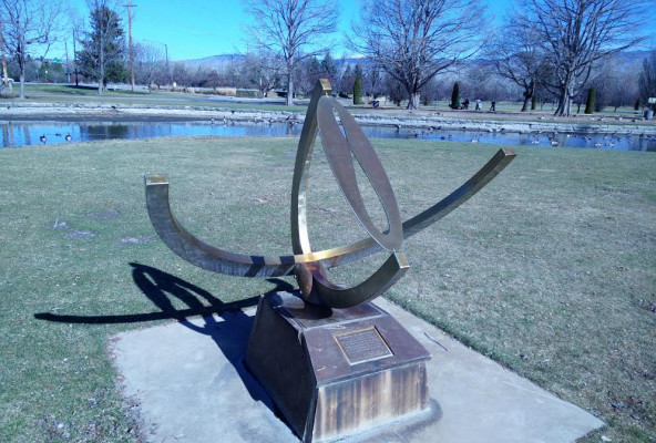 An analemmatic equatorial sundial in Ann Morrison Park, Boise, Idaho